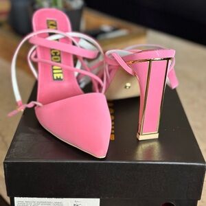 KAT MACONIE | SILKY LEATHER ROSE | SIZE 10/41